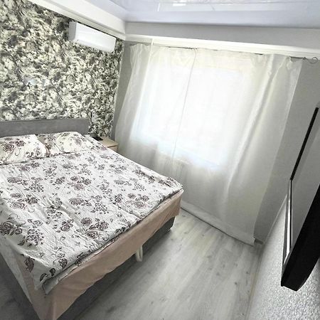 Двокімнатна На Оболоні Біля Дрім-Тауна Kiev Dış mekan fotoğraf